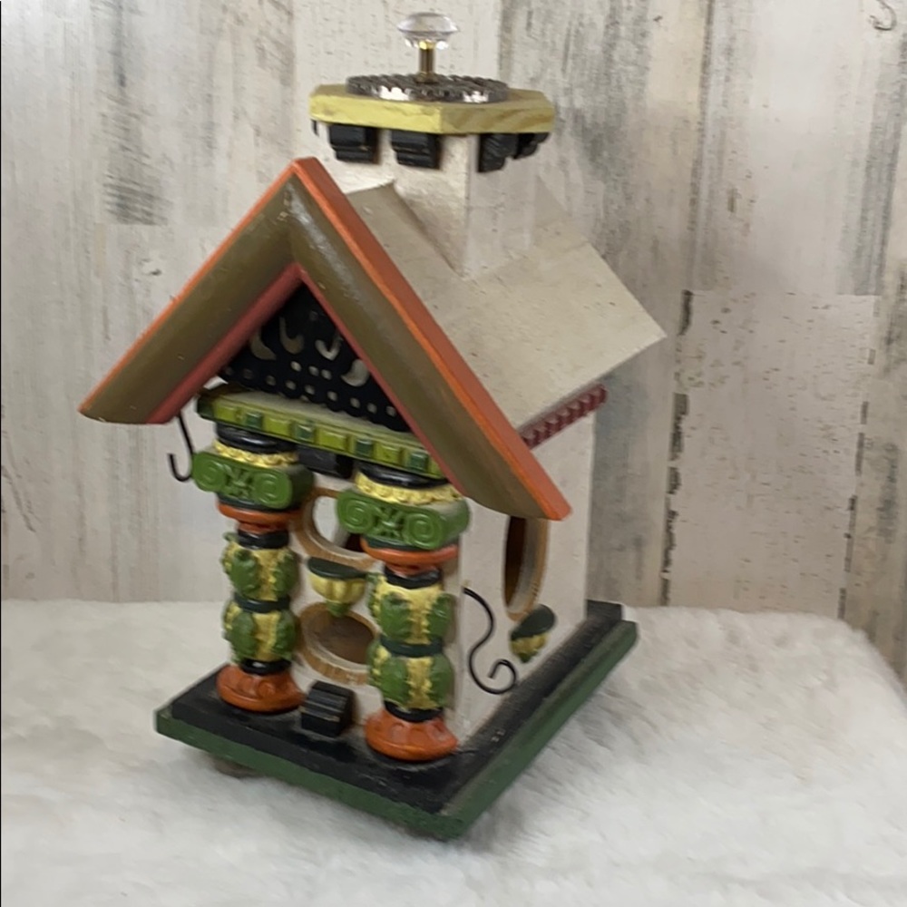 Bird House - Pillars w/Leaf Design 2 Story
